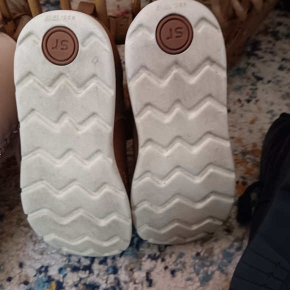 COPY - BOOT/SHOE BUNDLE EUC &< - Picture 11 of 15